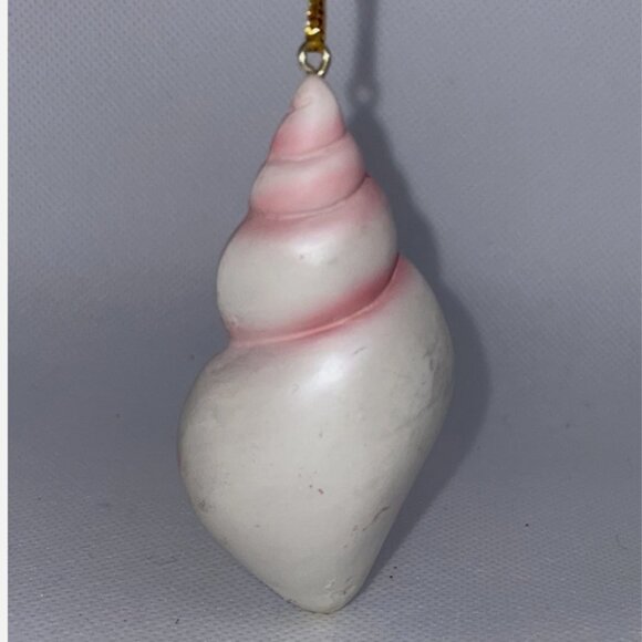 Santa Claus Sea Shell Nautical Seashell Ornament Hand Painted Resin - Picture 3 of 4